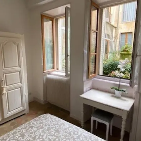 Appartement Le Jeu De Paume à Beaune Centre *