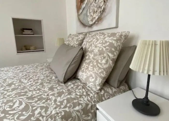 Le Jeu De Paume A Centre *